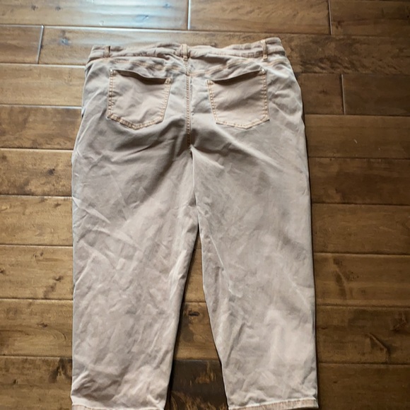 Caramel coloured capris - Picture 2 of 3